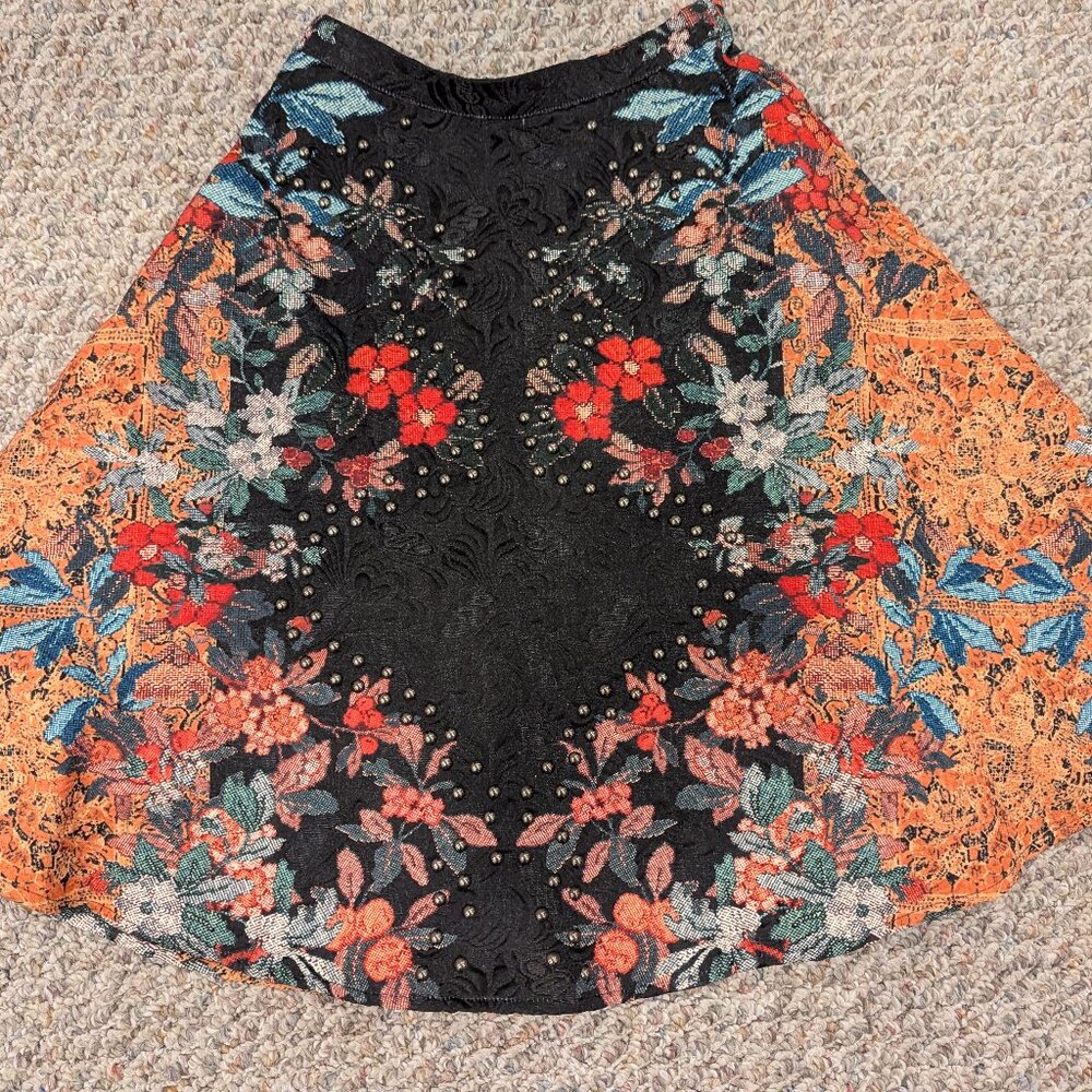 Gorgeous BEBE Jacquard Black Floral Skirt 00